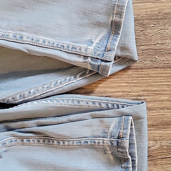 Levis Jeans - Picture 7 of 11